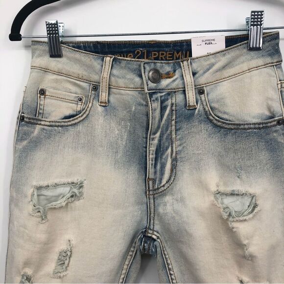 🆕 RUE21 Premium Supreme Flex At the Knee Jean Short Bermuda Destructed 26 NWT - Picture 3 of 8